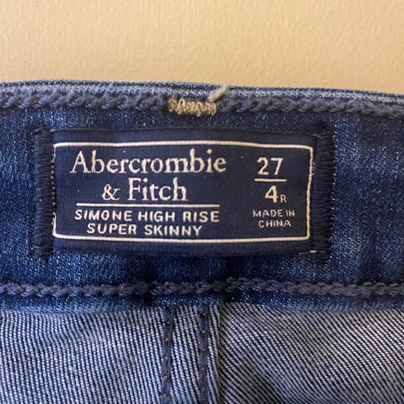 Abercrombie and Fitch - Picture 3 of 5